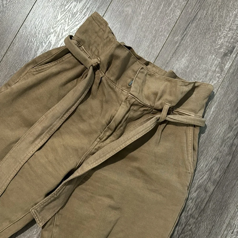 BLANKNYC Paperbag Jogger in Sand Storm 26 - Picture 3 of 5